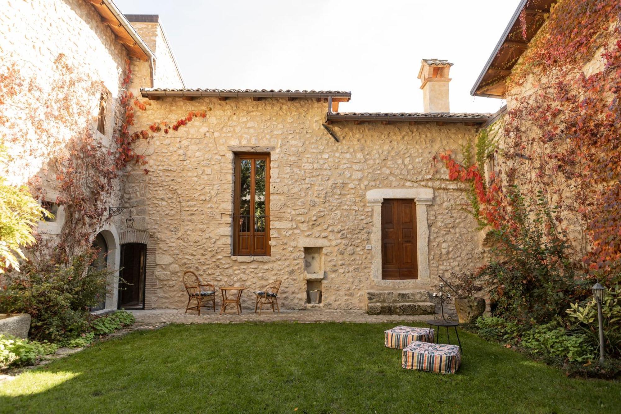 Bed and Breakfast Palazzo Pirro Dimora Storica Acciano Zewnętrze zdjęcie